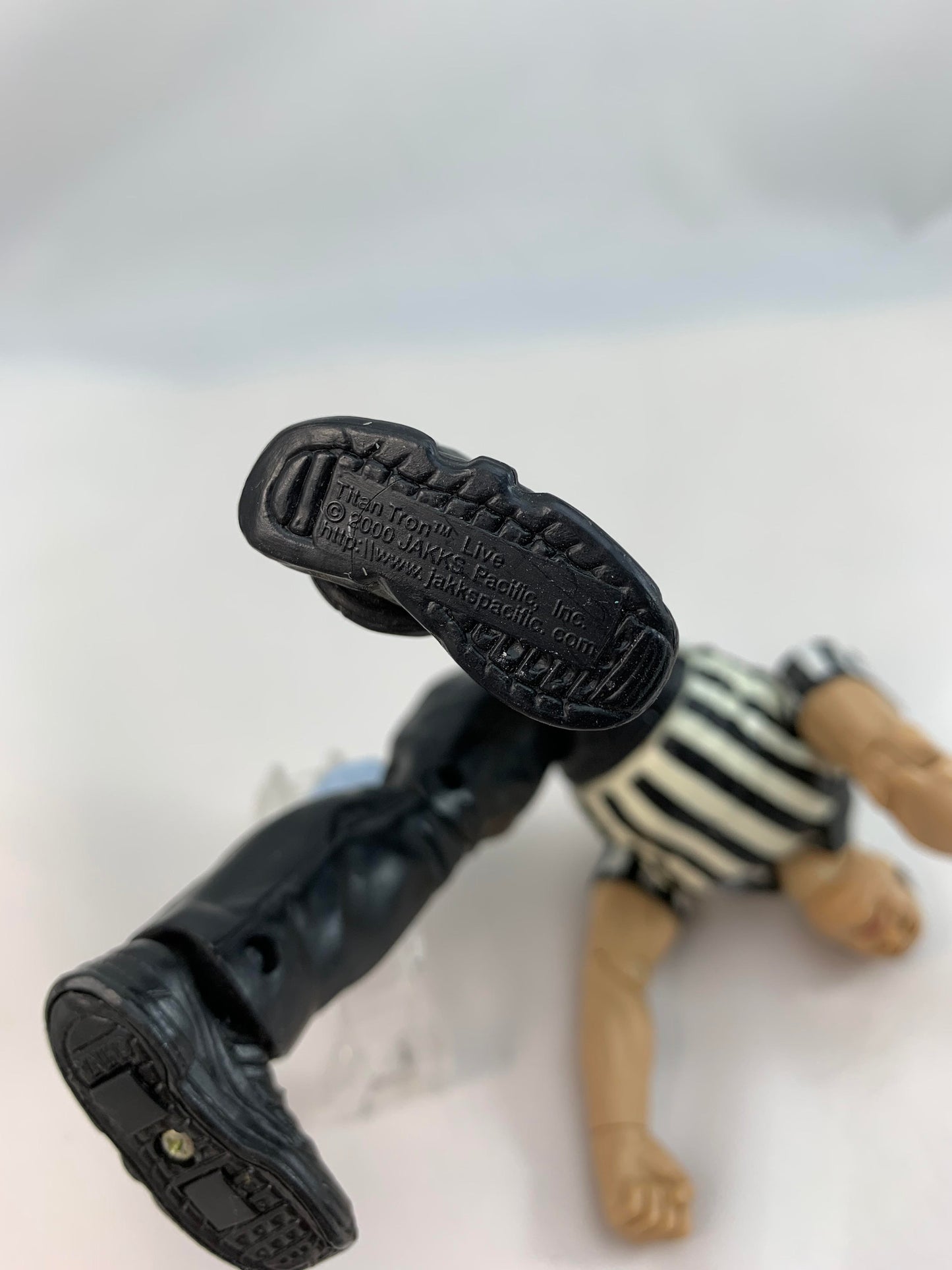 2000 Jakks Pacific EARL HEBNER REFEREE FIGURE - Loose Action Figure