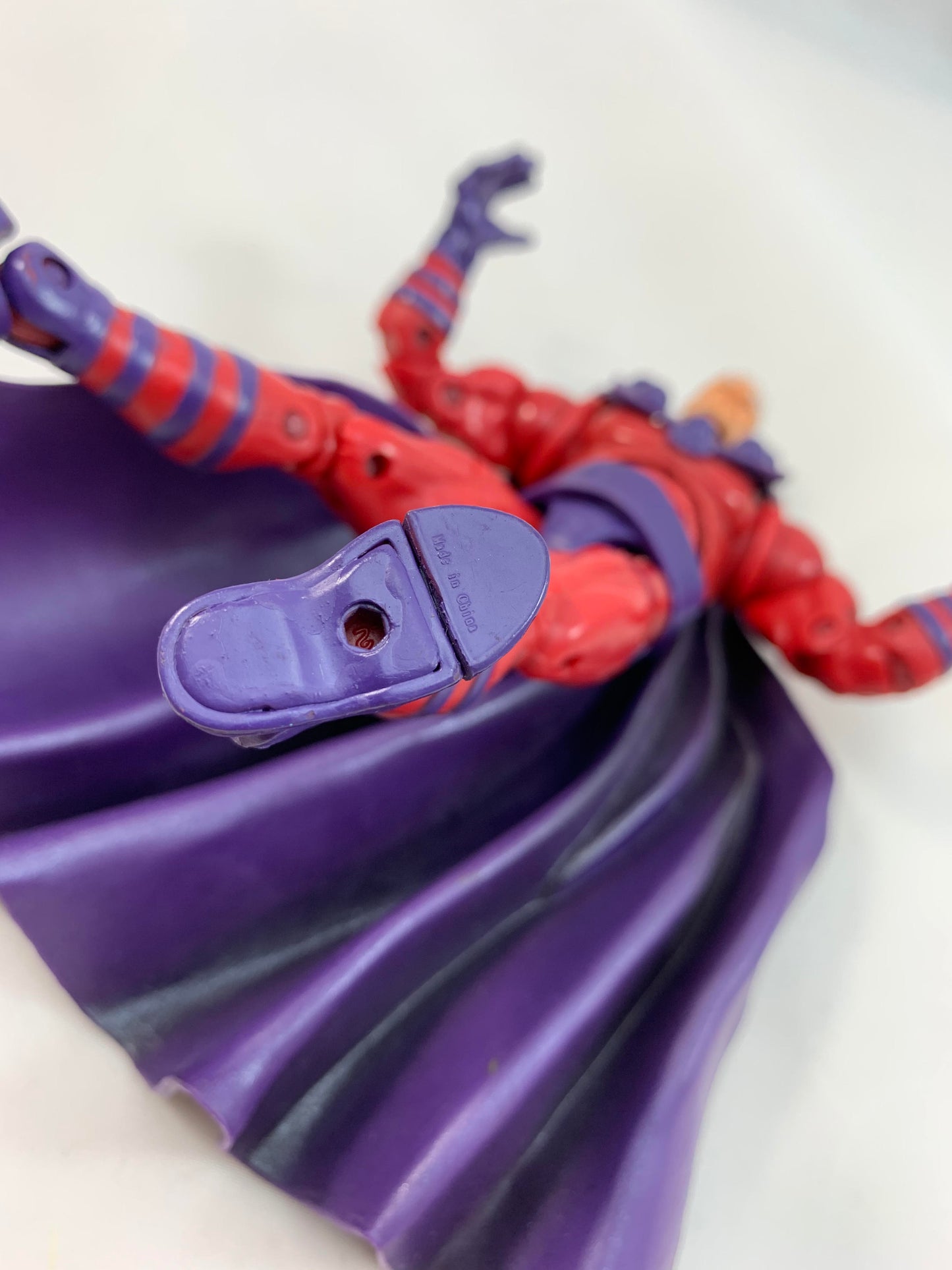 ToyBiz Marvel Legends Series III - X-Men Magneto Action Figure No Helmet 2003 - Loose