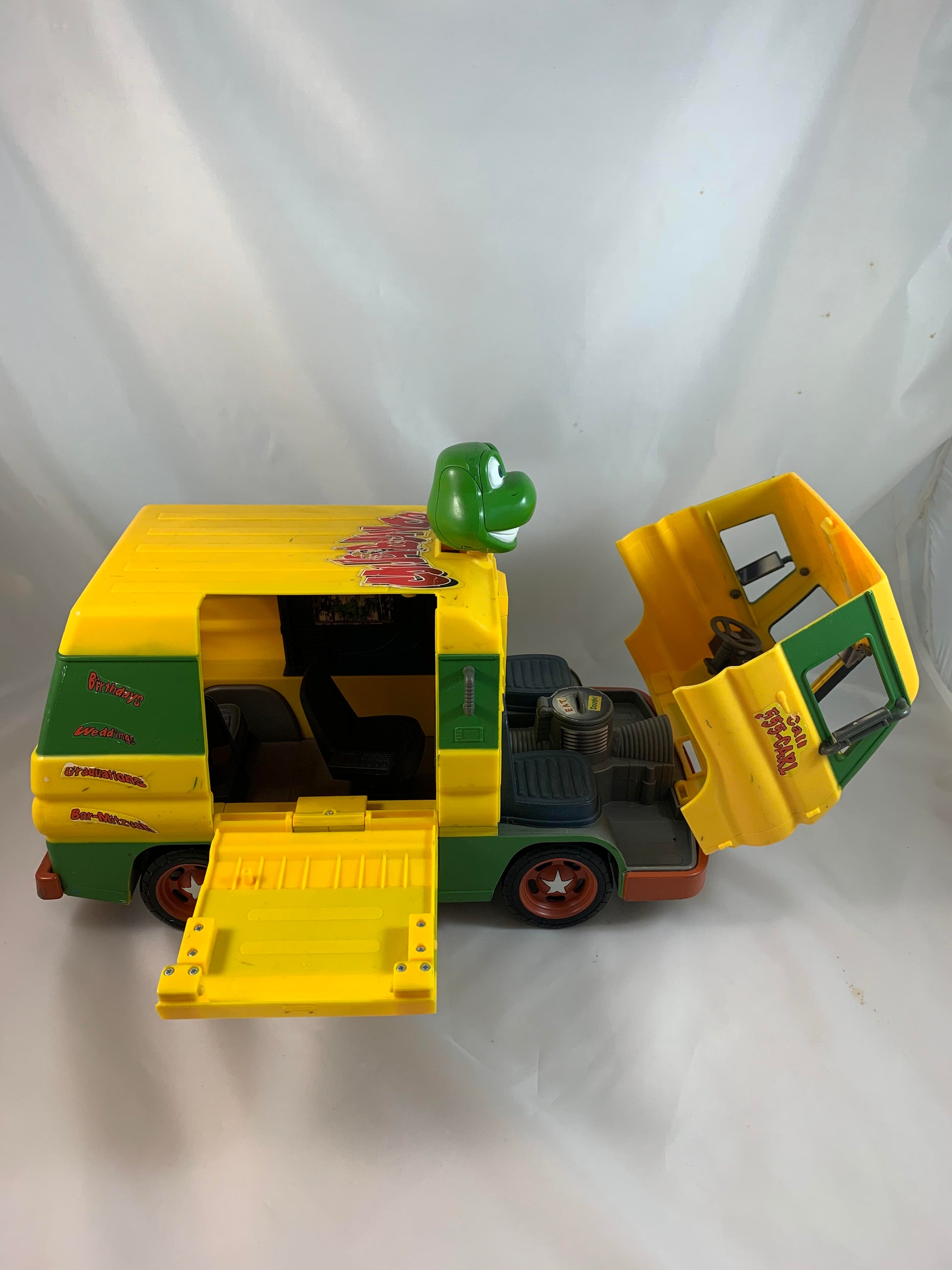 Playmates Teenage Mutant Ninja Turtles PIZZA TRUCK - Vehicle