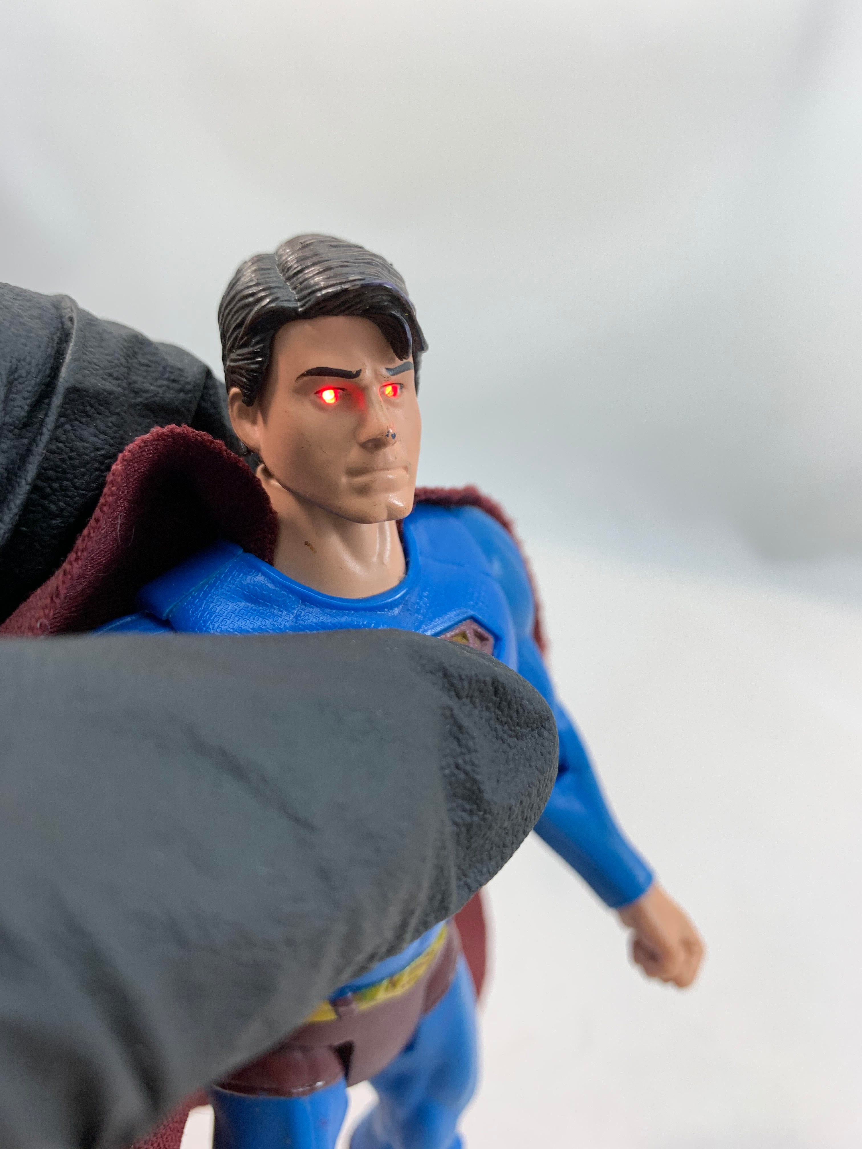 Mattel 2006 Superman Returns Movie - SUPERMAN w/ light up eyes