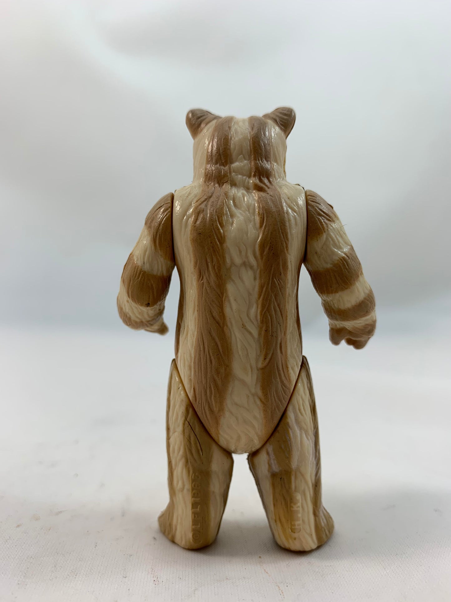 Kenner Vintage Star Wars: ROTJ Logray Medicine Man Ewok 100% Original Complete with weapons and accessories COO - Loose